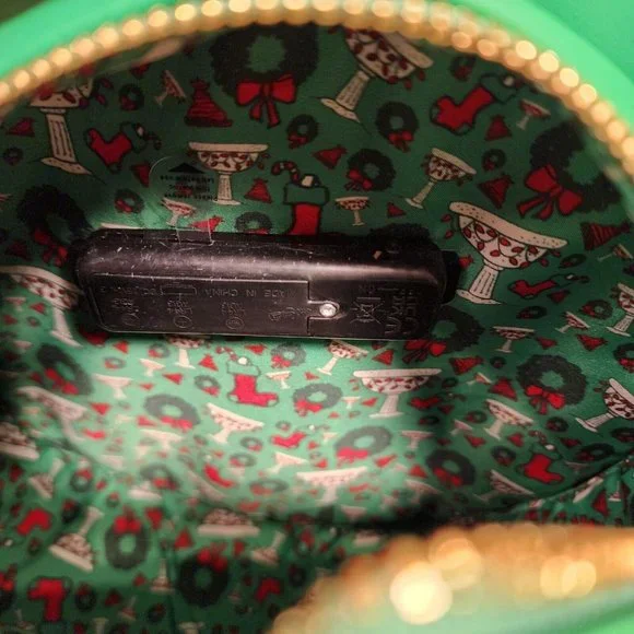 Loungefly Peanuts Snoopy Woodstock Christmas Wreath Light UP Crossbody Bag NEW - Picture 9 of 11